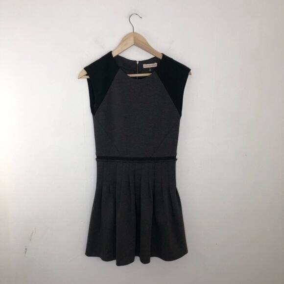 Rebecca Taylor Crew Neck Pleated Black Gray Ponte Mini Dress Size 0 - Picture 1 of 14